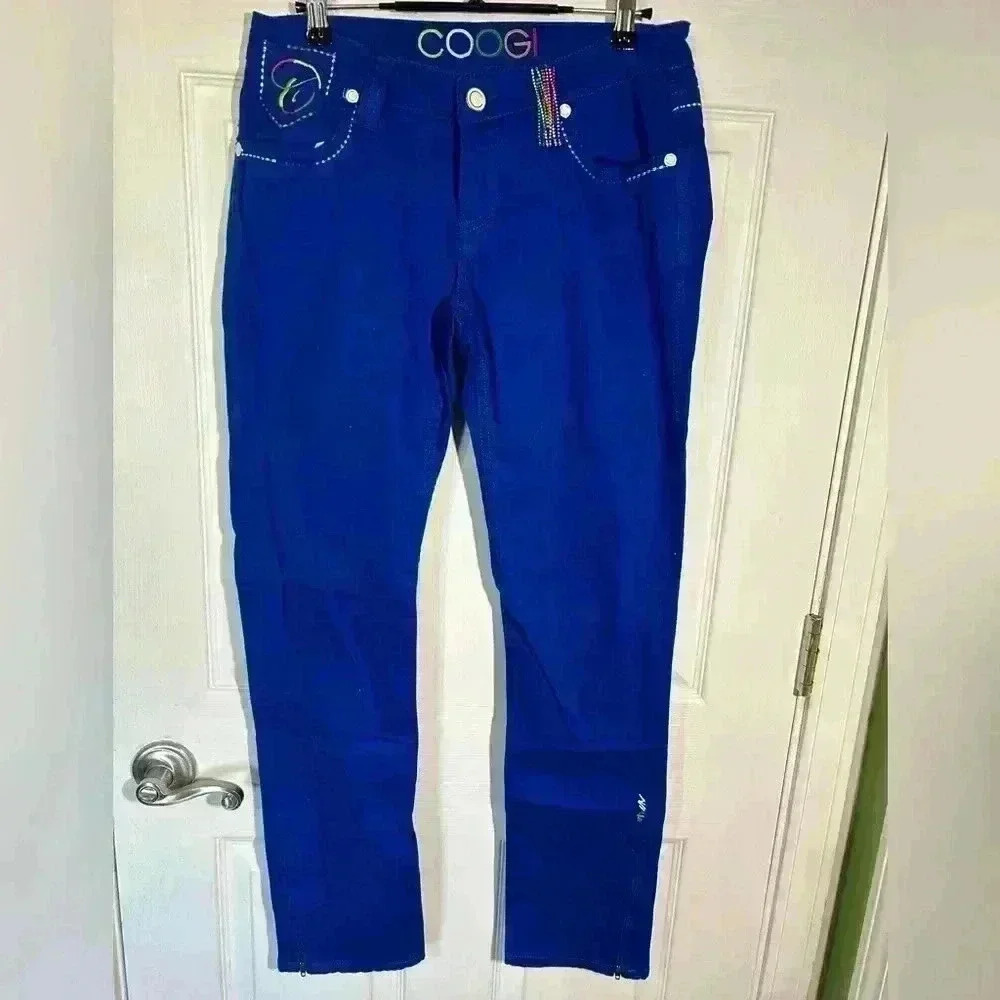 COOGI Jeans Women's Bright Blue Straight Leg Jeans size 9/10. EUC. Embroidered